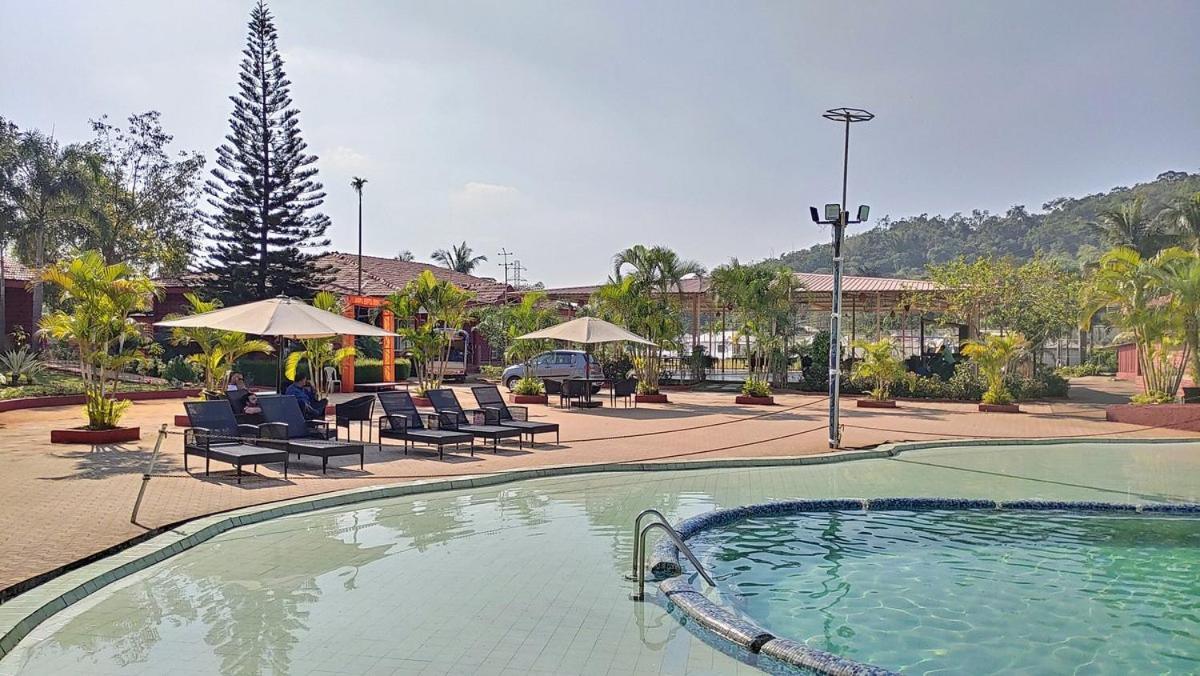 Whispering Woods Resort Lonavala Ngoại thất bức ảnh